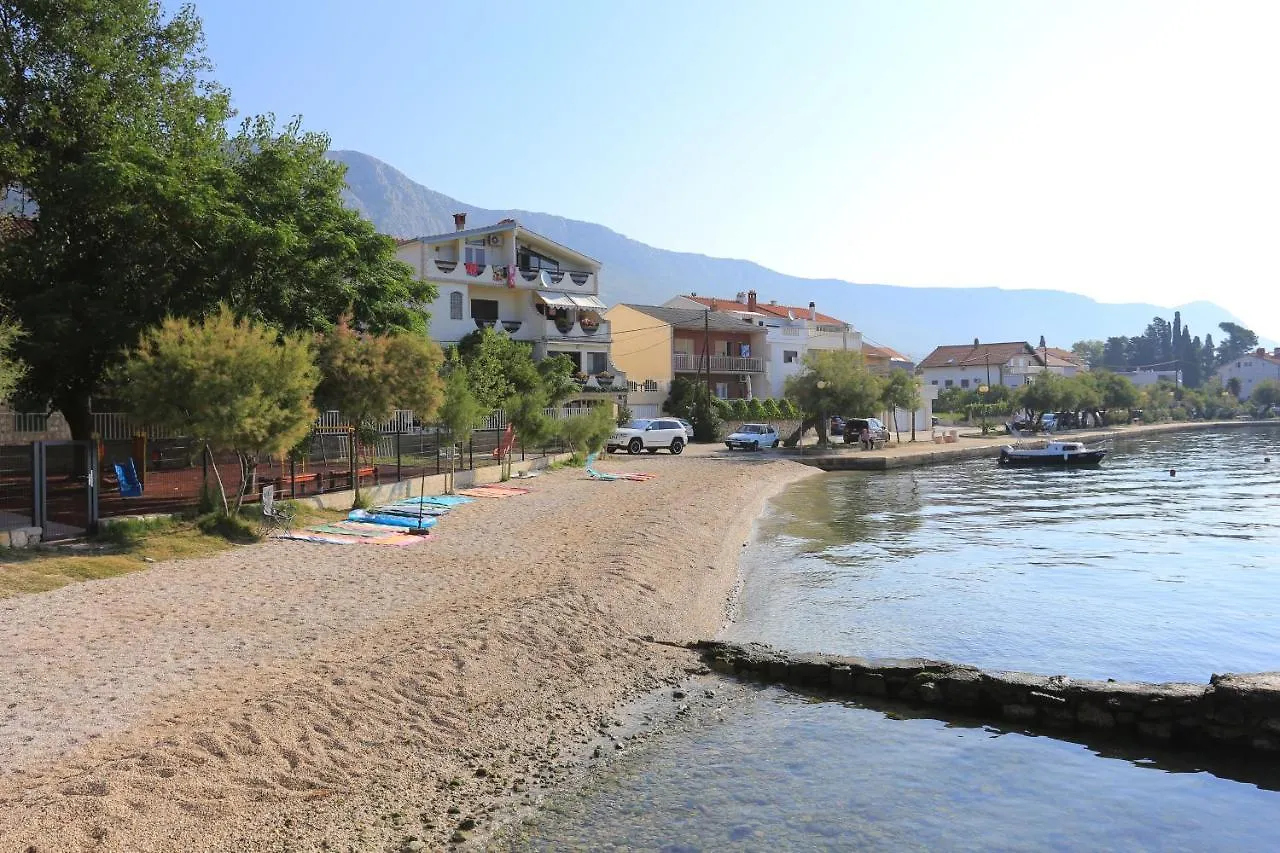 Apartments By The Sea Kastel Kambelovac, Kastela - 18267 Croatia