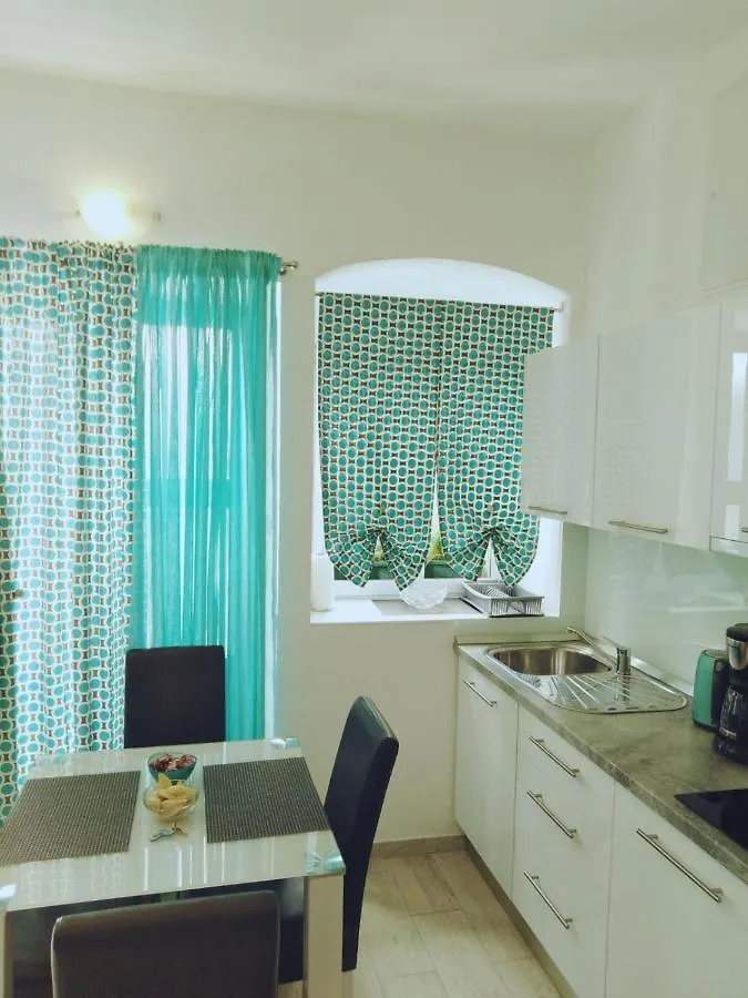 Apartments By The Sea Kastel Kambelovac, Kastela - 18267 Croatia
