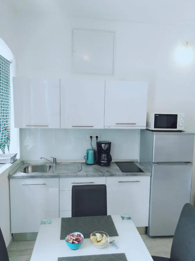 Apartments By The Sea Kastel Kambelovac, Kastela - 18267 Croatia